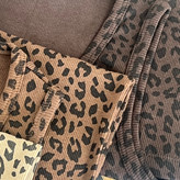 تاپ زنانه کبریتی طرح پلنگی کد ۱۰۸۶۶