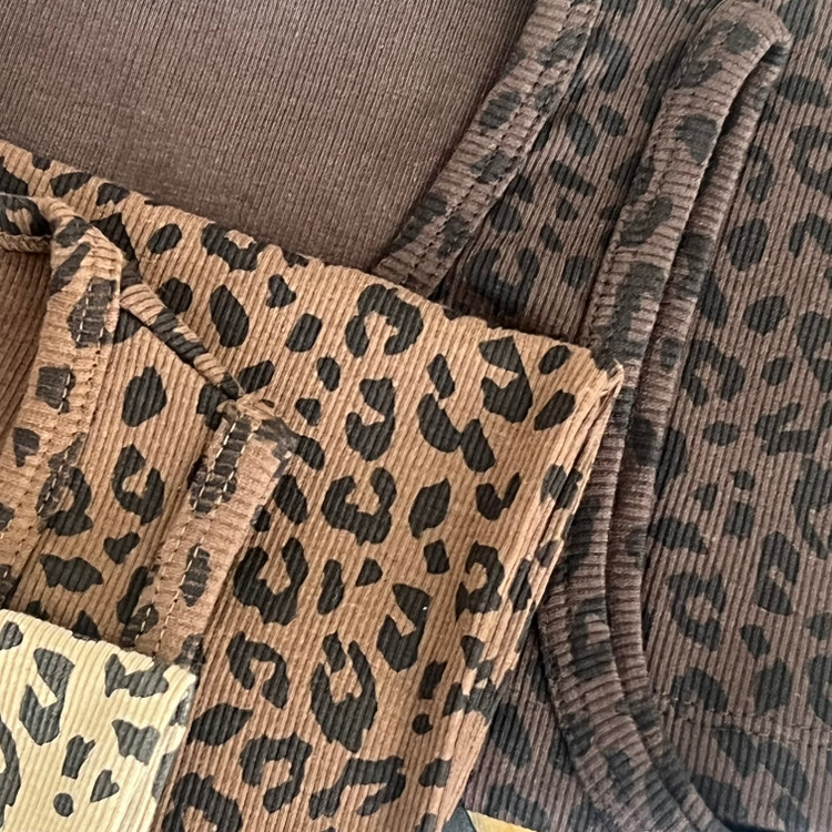 تاپ زنانه کبریتی طرح پلنگی کد ۱۰۸۶۶